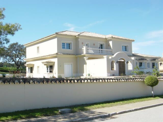 Detached Villa San Roque Club Cádiz - image 17