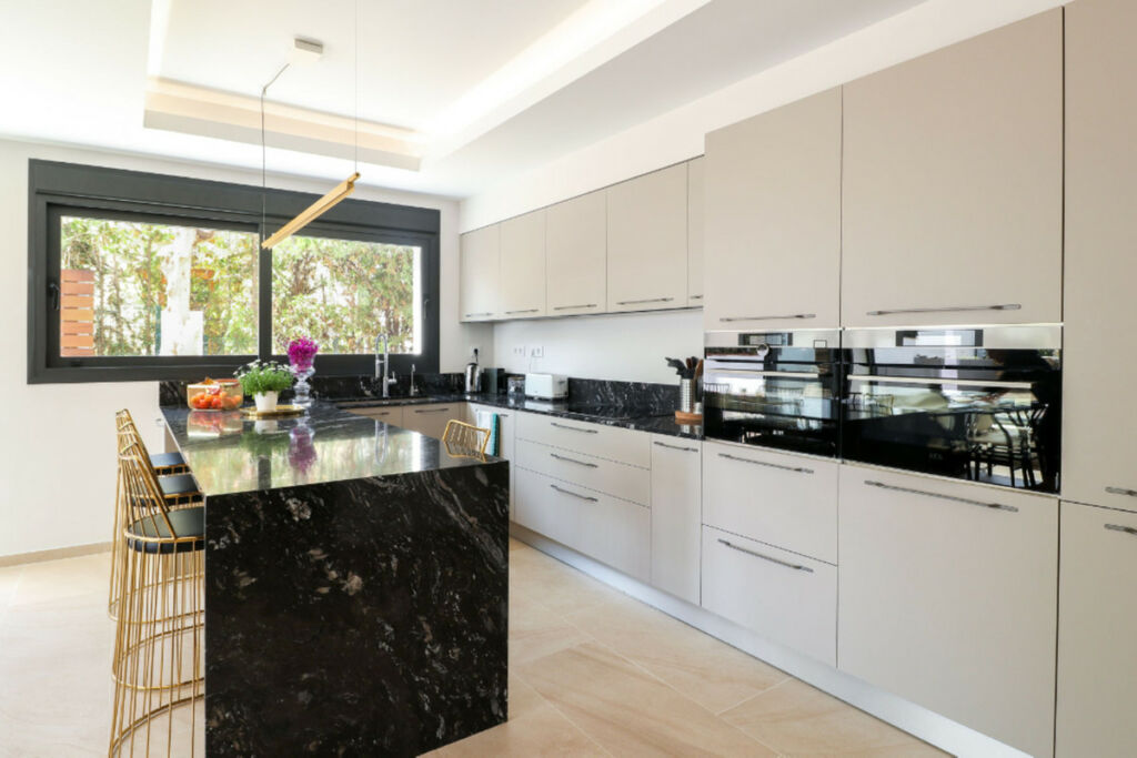 Detached Villa Marbella Málaga - image 17