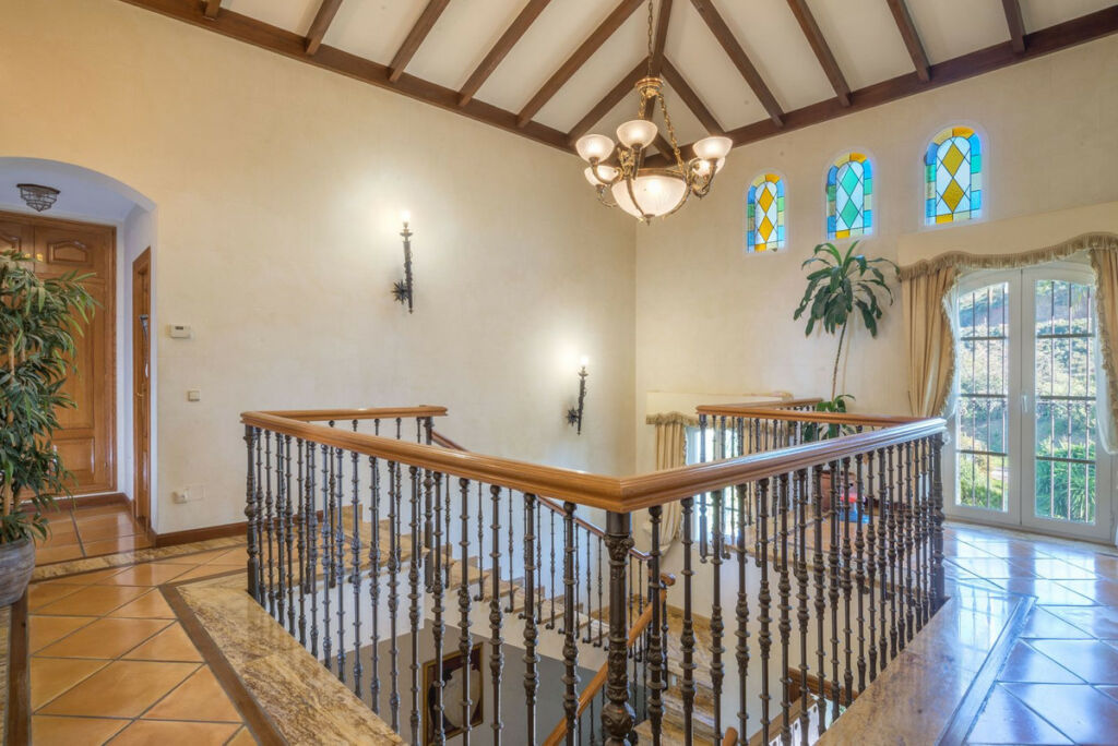 Detached Villa Altos de los Monteros Málaga - image 19