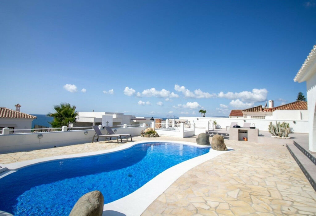 Detached Villa Punta Chullera Málaga - image 2
