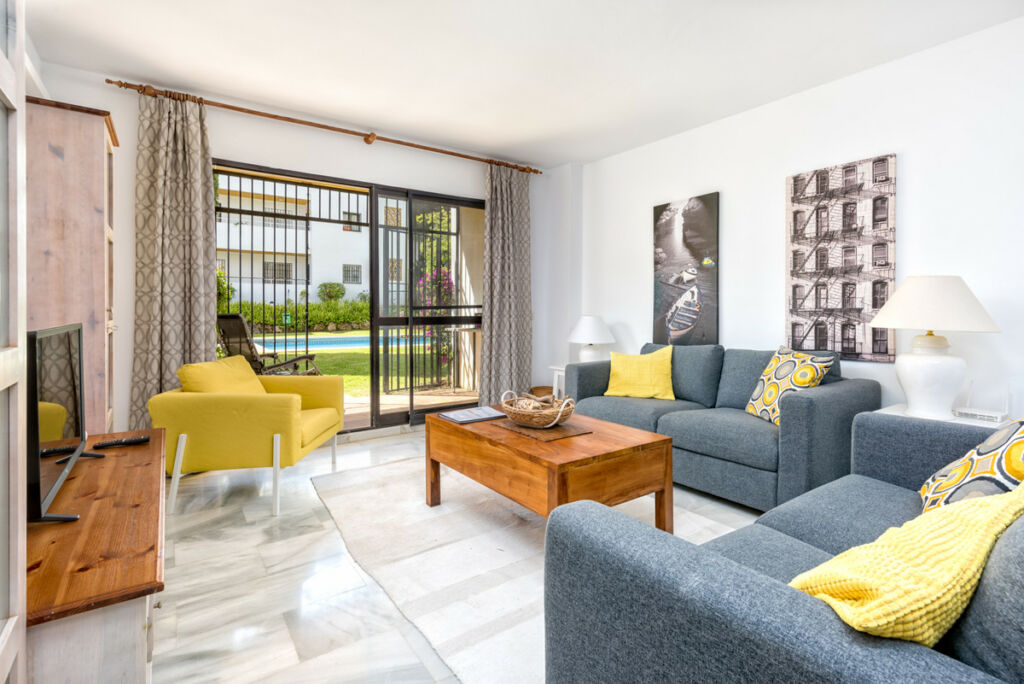 Ground Floor Apartment Calahonda Málaga - image 2