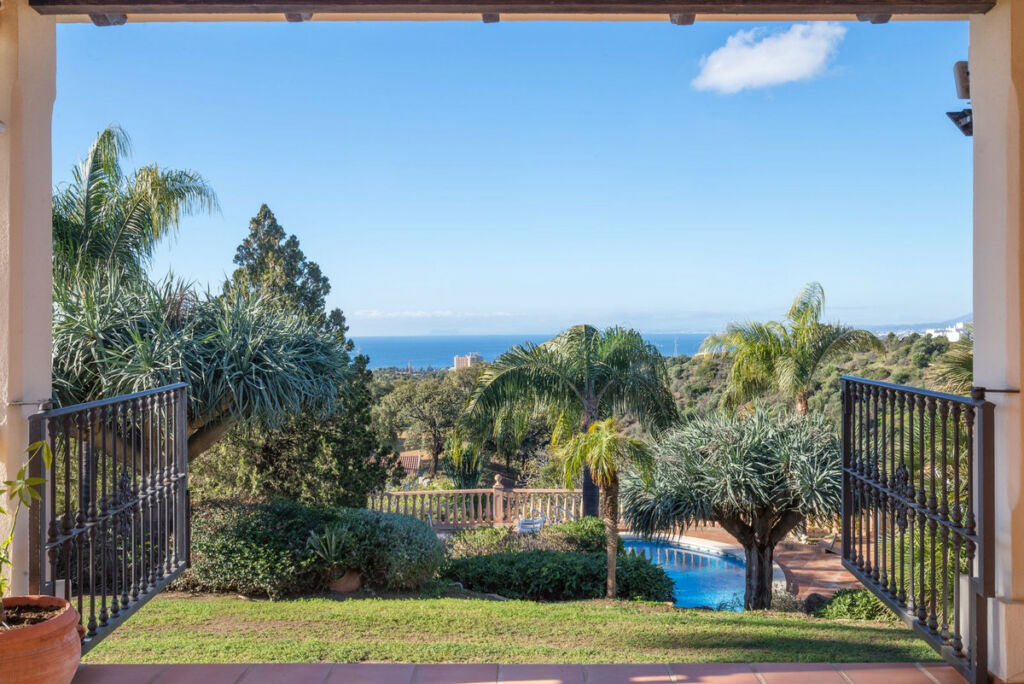 Detached Villa Altos de los Monteros Málaga - image 3