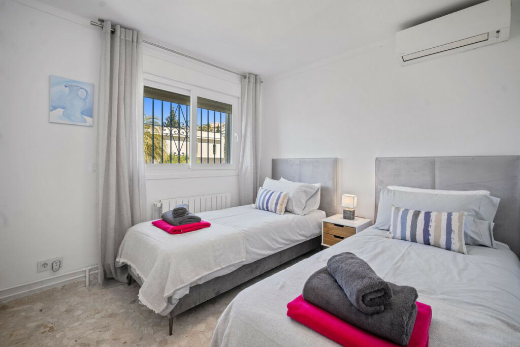 Detached Villa Marbella Málaga - image 20