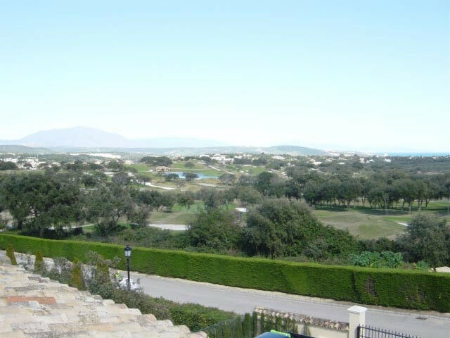 Detached Villa San Roque Club Cádiz - image 21