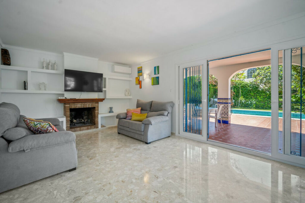 Detached Villa Marbella Málaga - image 28