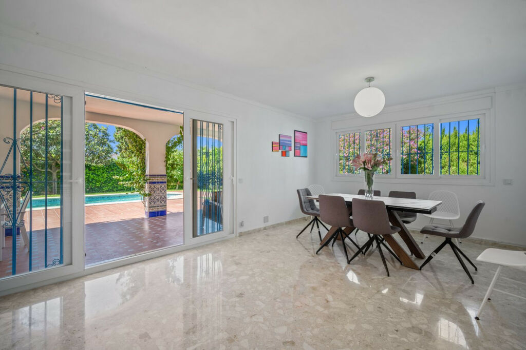 Detached Villa Marbella Málaga - image 29