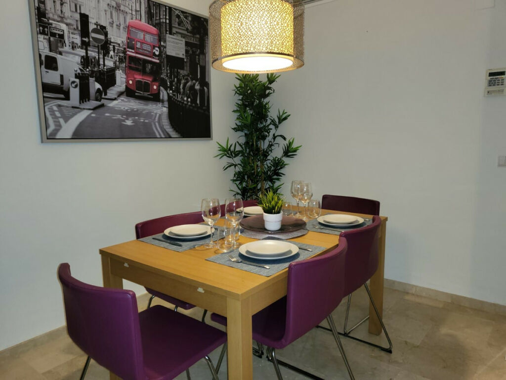 Middle Floor Apartment Selwo Málaga - image 3