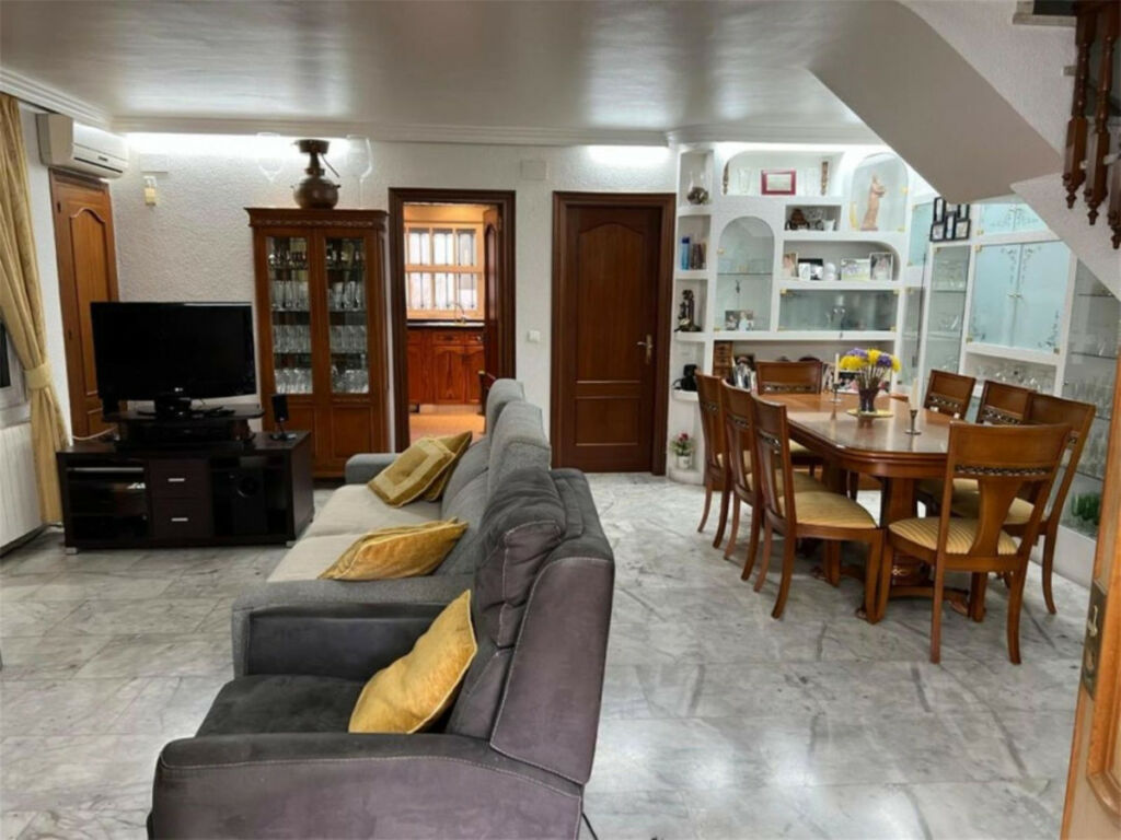 Semi-Detached House Nueva Andalucía Málaga - image 3