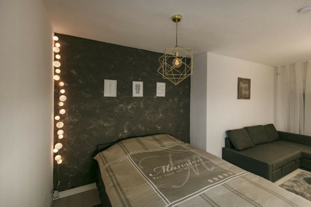 Ground Floor Studio Calahonda Málaga - image 3