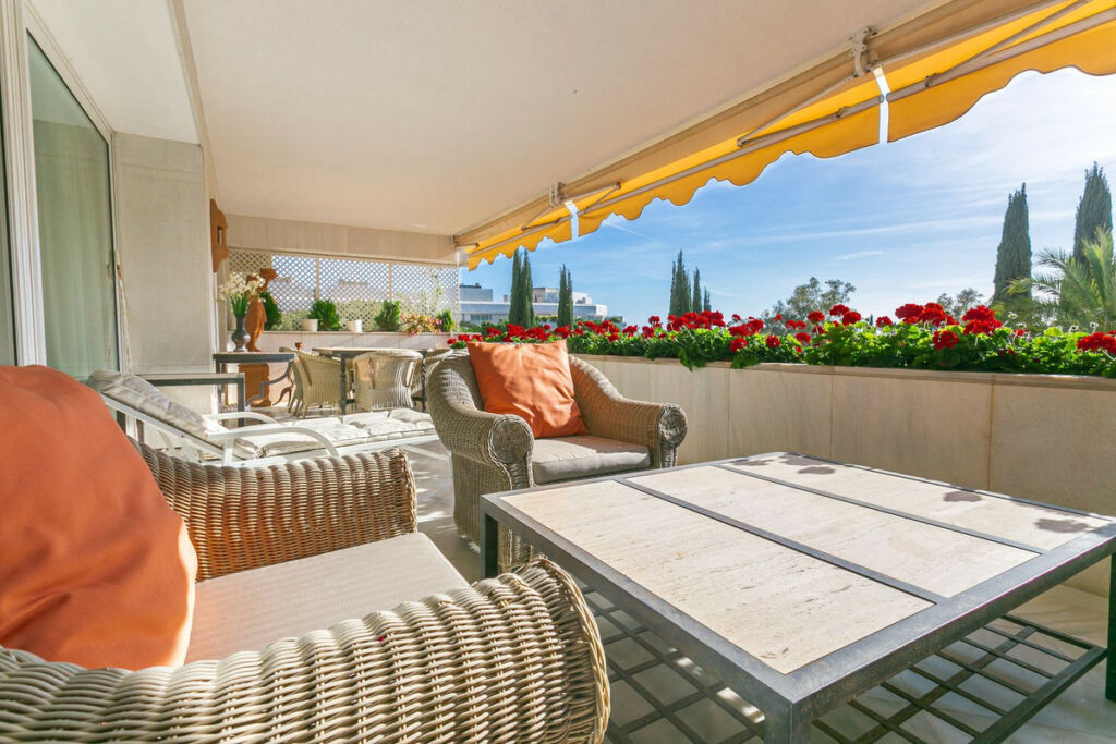 Middle Floor Apartment Marbella Málaga - image 3