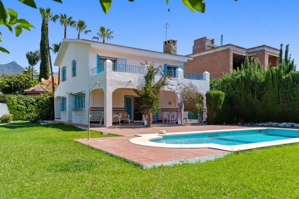 Detached Villa Marbella Málaga - image 32