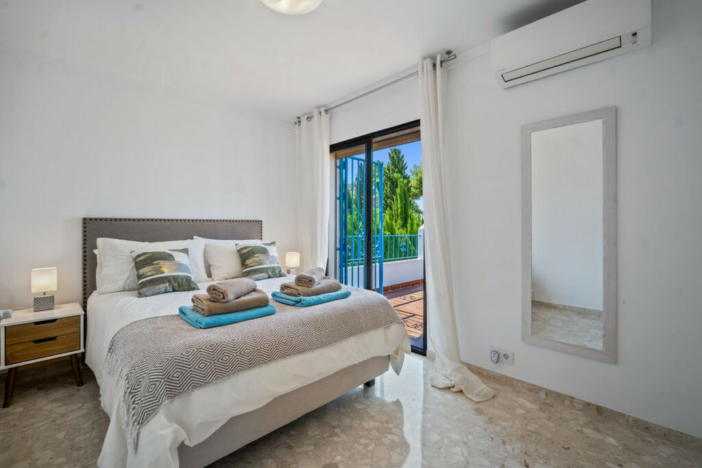 Detached Villa Marbella Málaga - image 35
