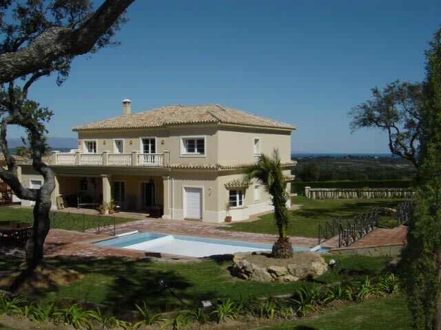 Detached Villa San Roque Club Cádiz - image 37