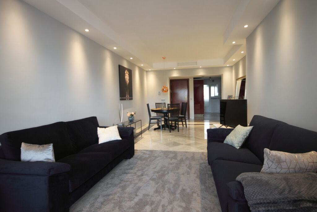 Middle Floor Apartment Nueva Andalucía Málaga - image 4
