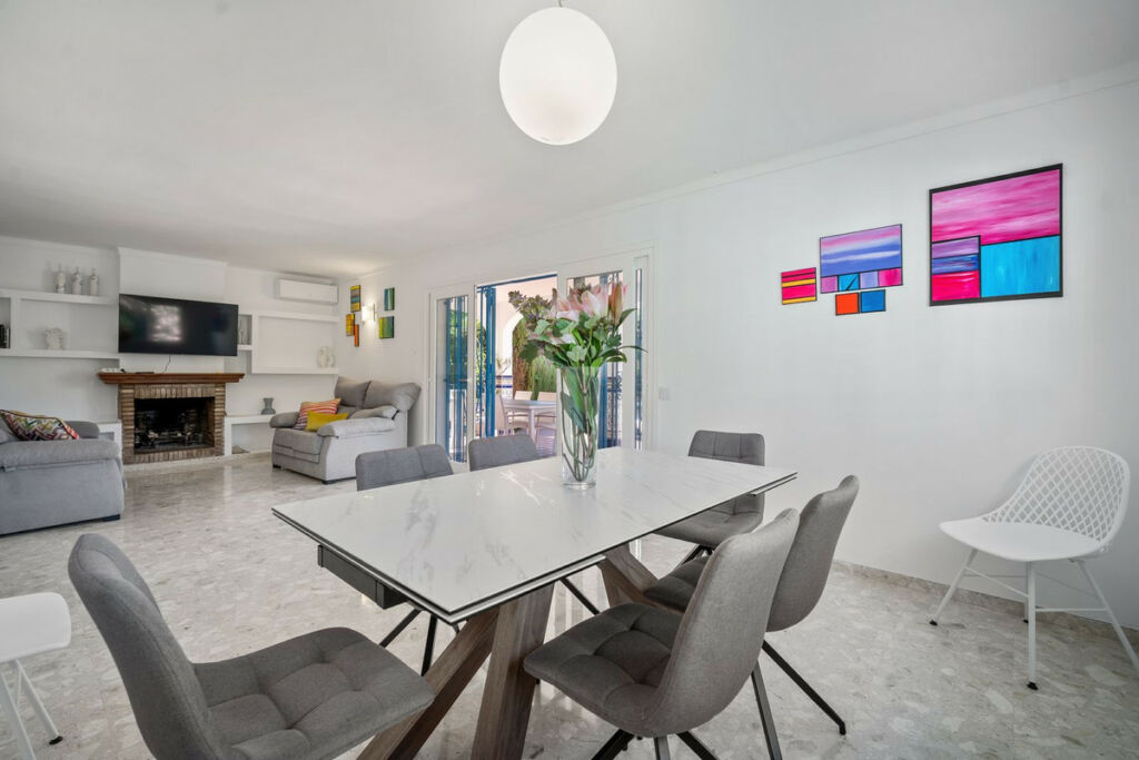 Detached Villa Marbella Málaga - image 4