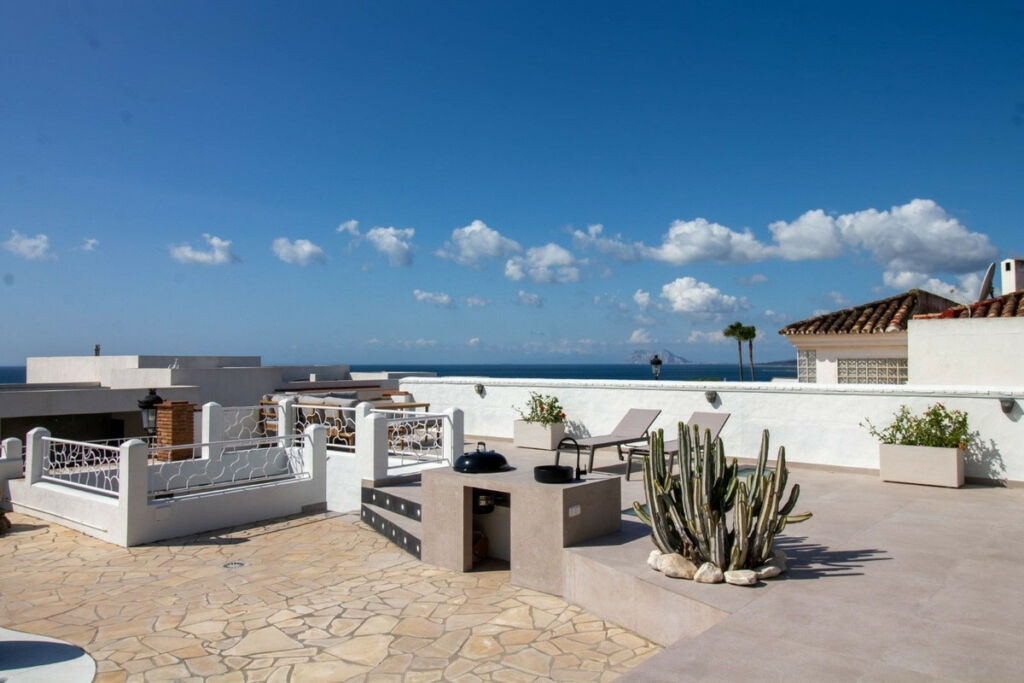 Detached Villa Punta Chullera Málaga - image 4