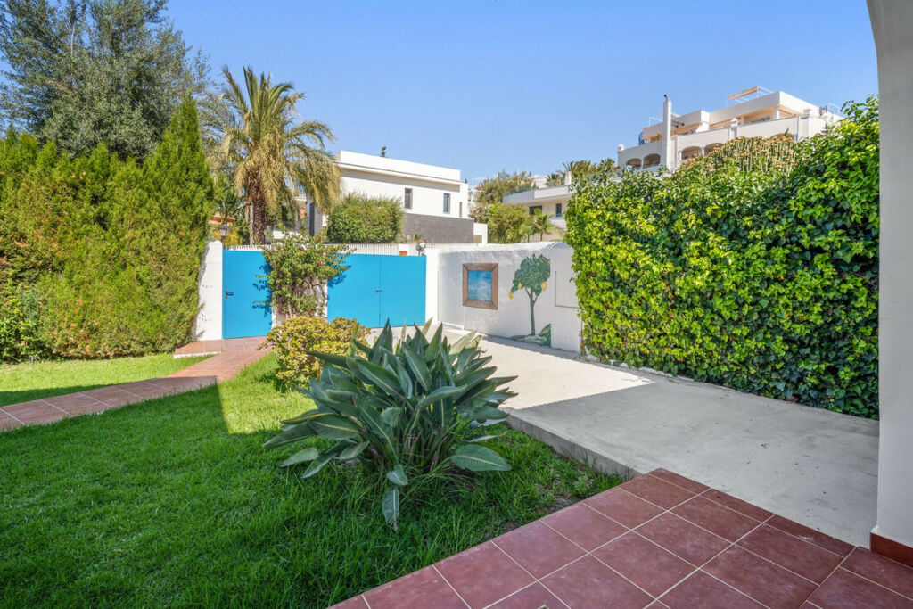 Detached Villa Marbella Málaga - image 42