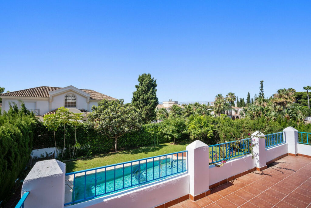 Detached Villa Marbella Málaga - image 45