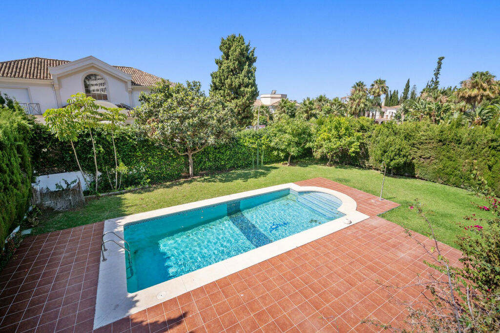 Detached Villa Marbella Málaga - image 46