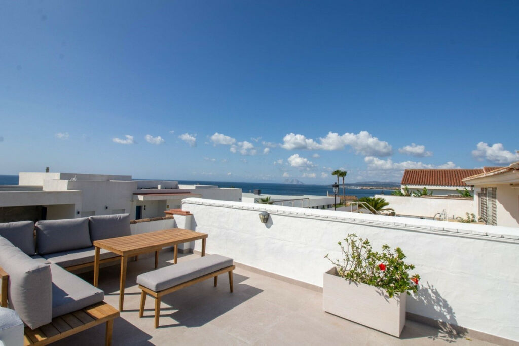 Detached Villa Punta Chullera Málaga - image 5