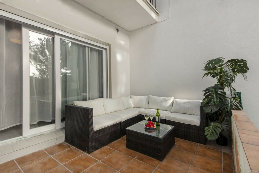 Ground Floor Studio Calahonda Málaga - image 5