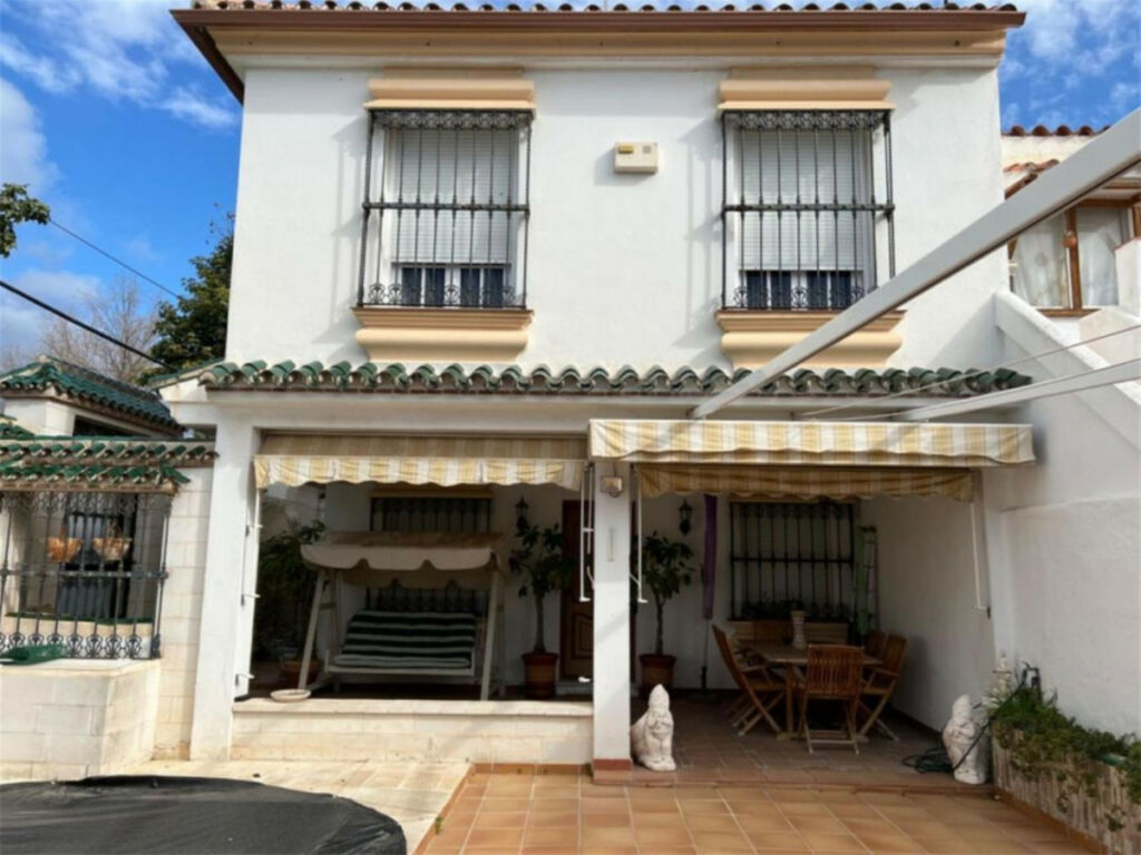 Semi-Detached House Nueva Andalucía Málaga - image 5