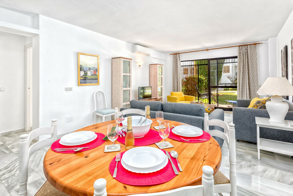 Ground Floor Apartment Calahonda Málaga - image 5
