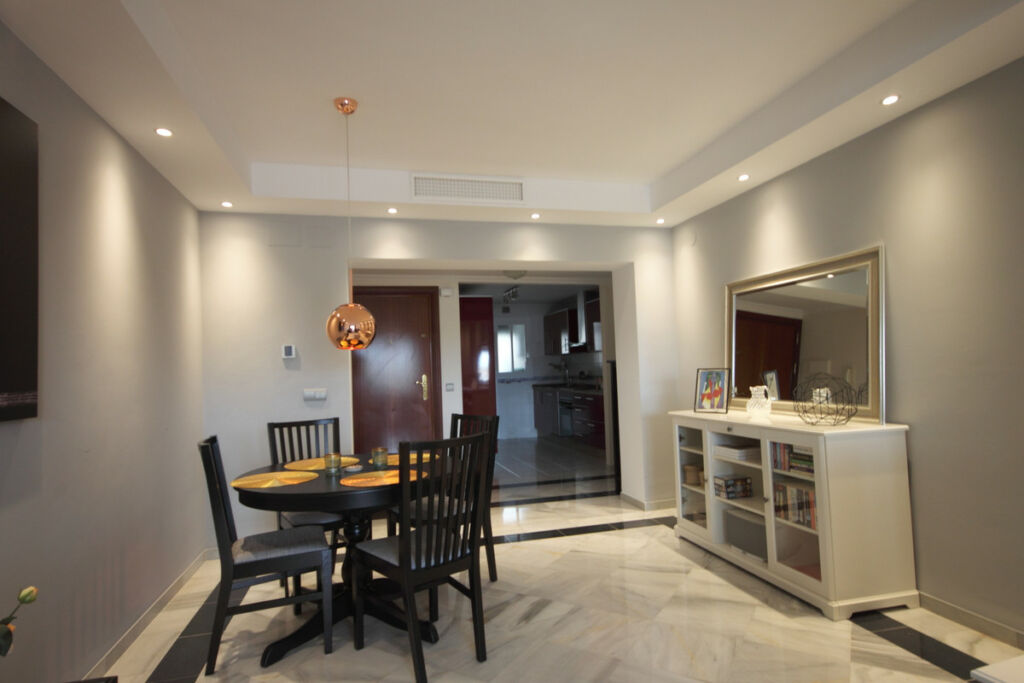Middle Floor Apartment Nueva Andalucía Málaga - image 5