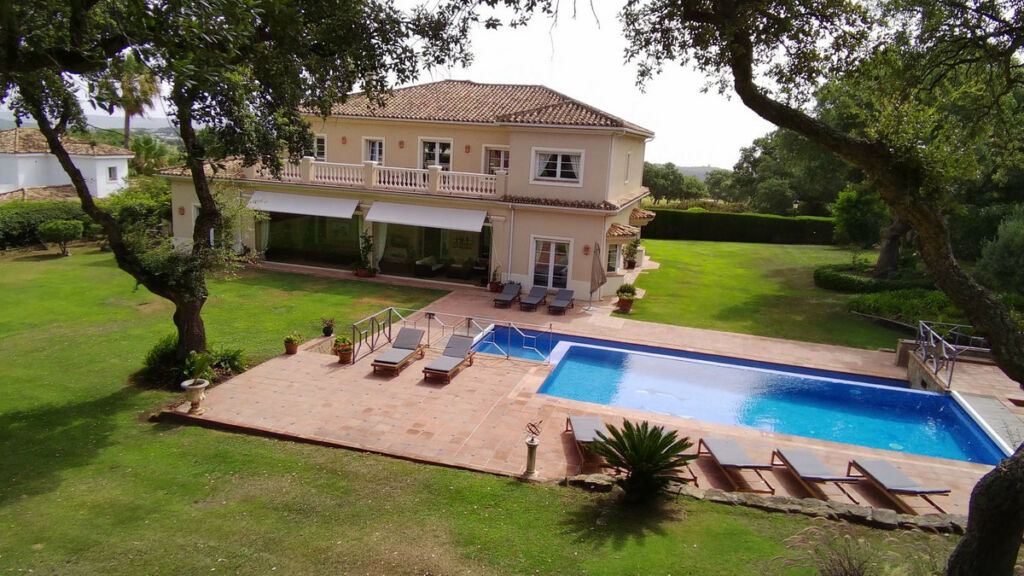 Detached Villa San Roque Club Cádiz - image 53