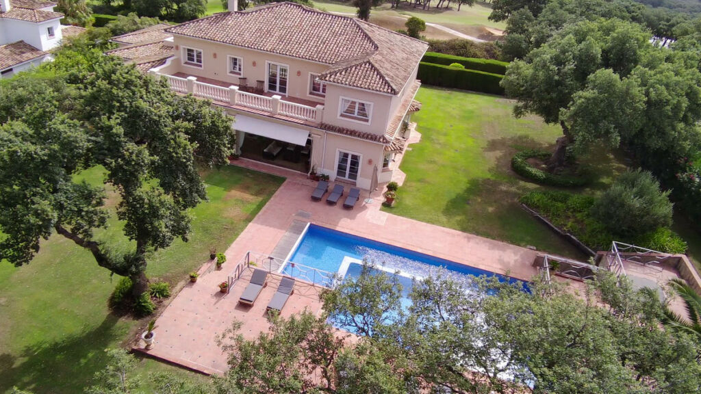Detached Villa San Roque Club Cádiz - image 54