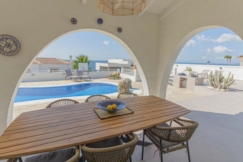 Detached Villa Punta Chullera Málaga - image 6