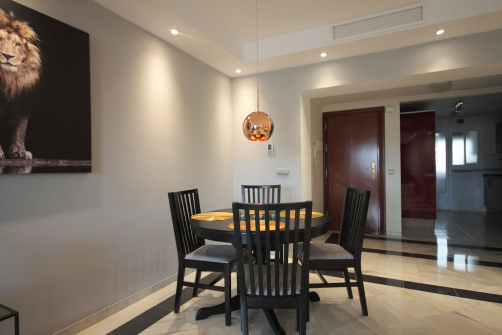 Middle Floor Apartment Nueva Andalucía Málaga - image 6