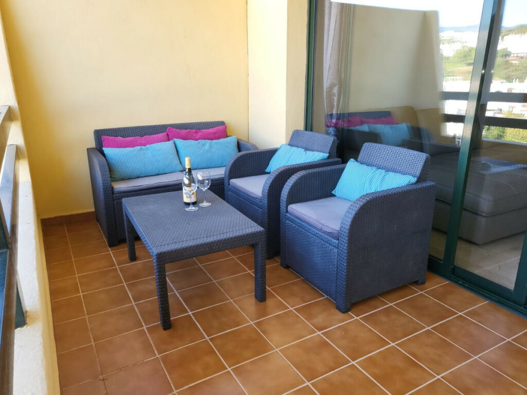 Middle Floor Apartment Selwo Málaga - image 7