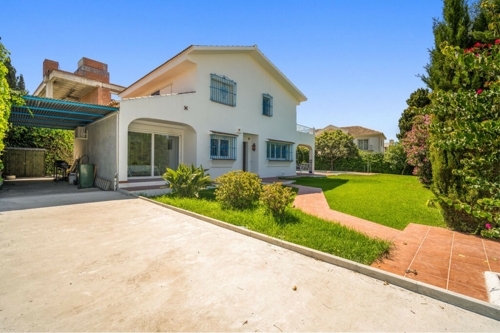 Detached Villa Marbella Málaga - image 7