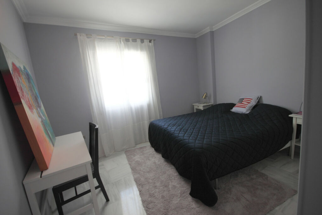 Middle Floor Apartment Nueva Andalucía Málaga - image 8