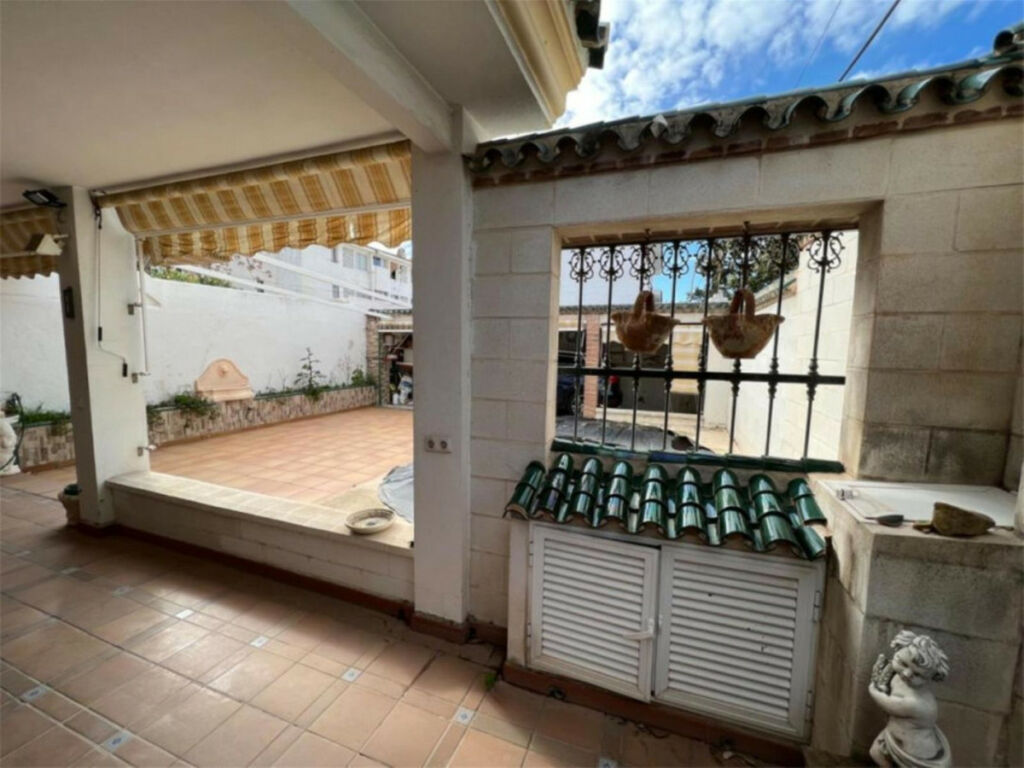 Semi-Detached House Nueva Andalucía Málaga - image 8