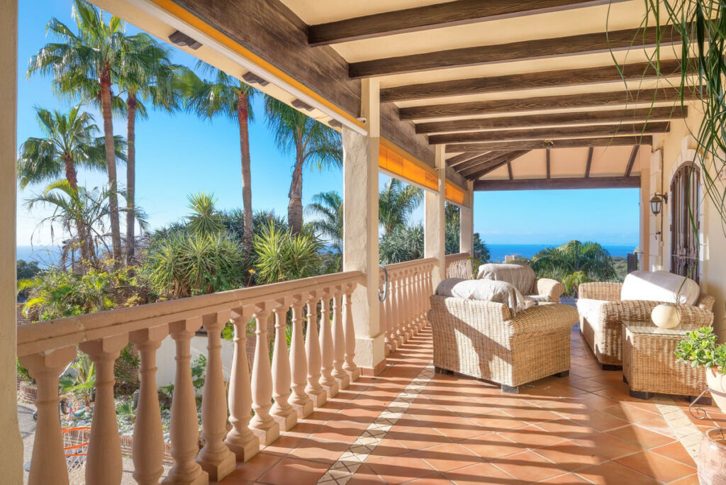 Detached Villa Altos de los Monteros Málaga - image 10