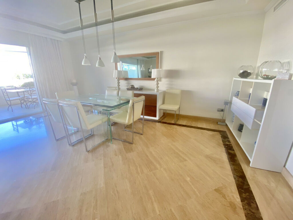 Middle Floor Apartment Puerto Banús Málaga - image 9