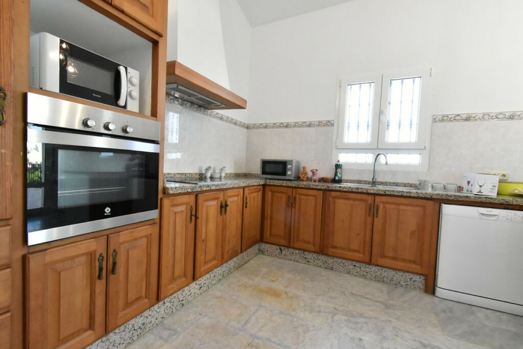 Detached Villa Manilva Málaga - image 10