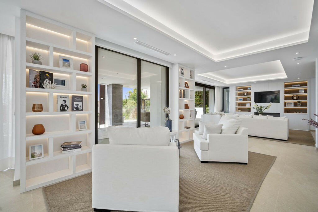 Detached Villa Benahavís Málaga - image 12