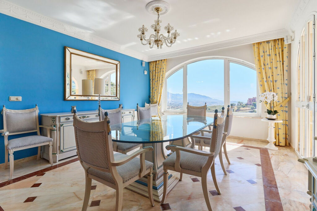 Detached Villa La Mairena Málaga - image 15