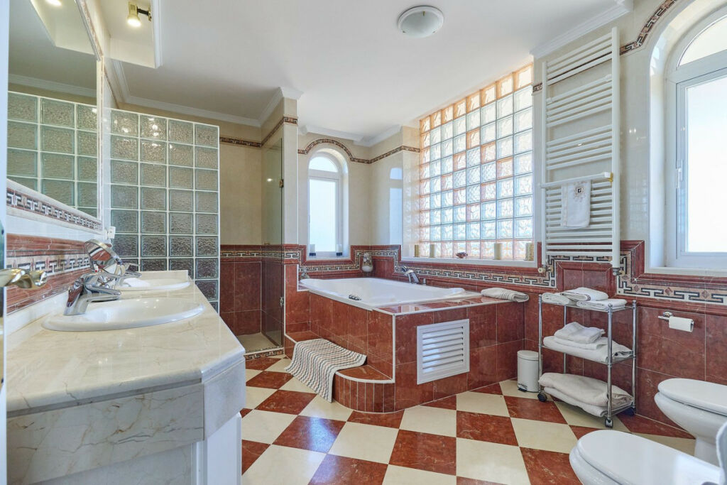 Detached Villa La Mairena Málaga - image 17