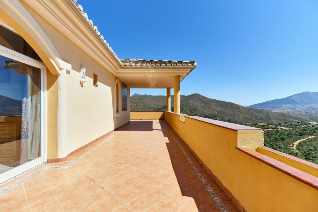 Detached Villa La Mairena Málaga - image 18