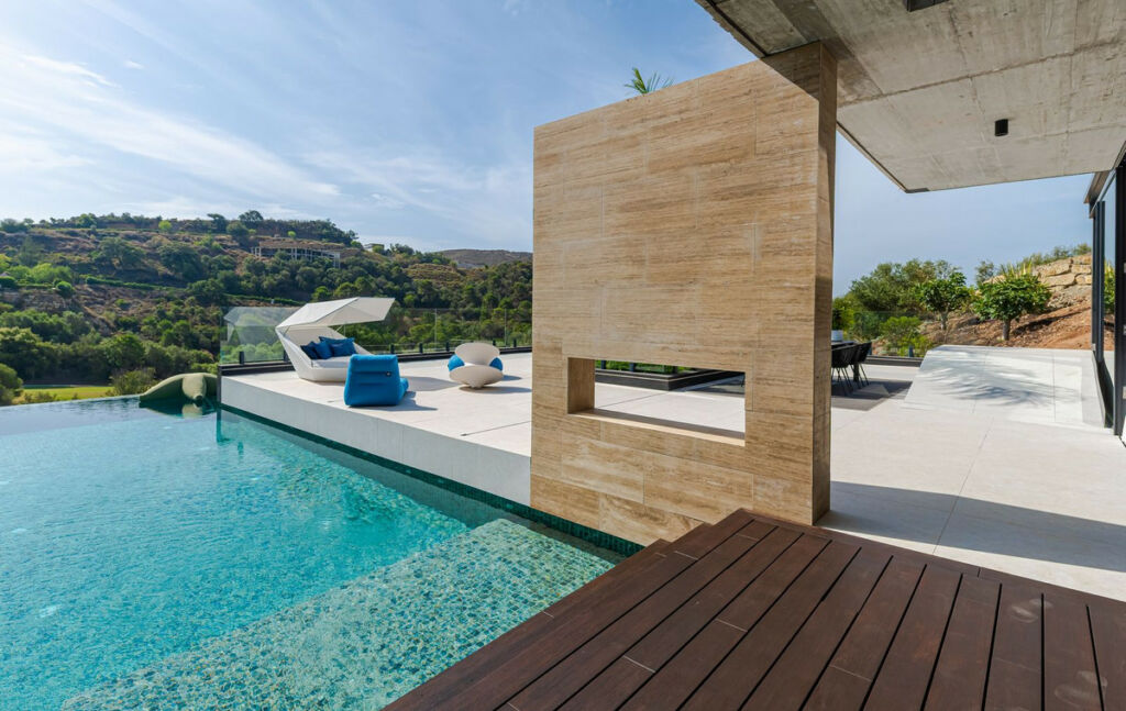 Detached Villa Benahavís Málaga - image 2