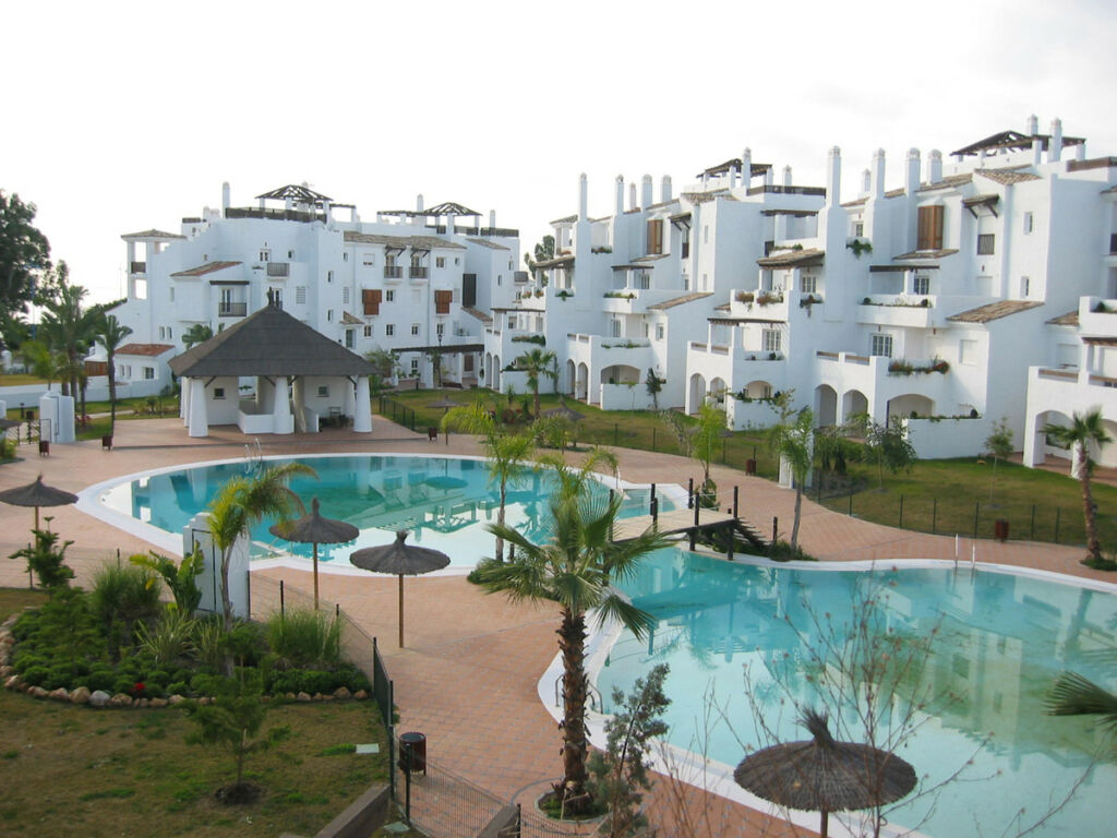 Middle Floor Apartment San Pedro de Alcántara Málaga - image 2