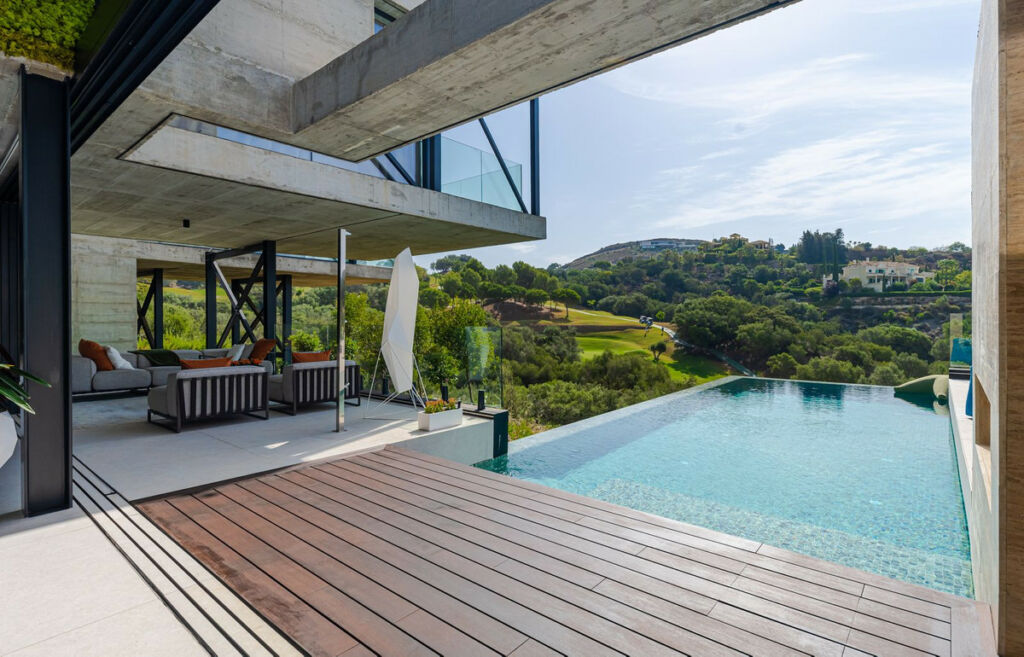 Detached Villa Benahavís Málaga - image 3