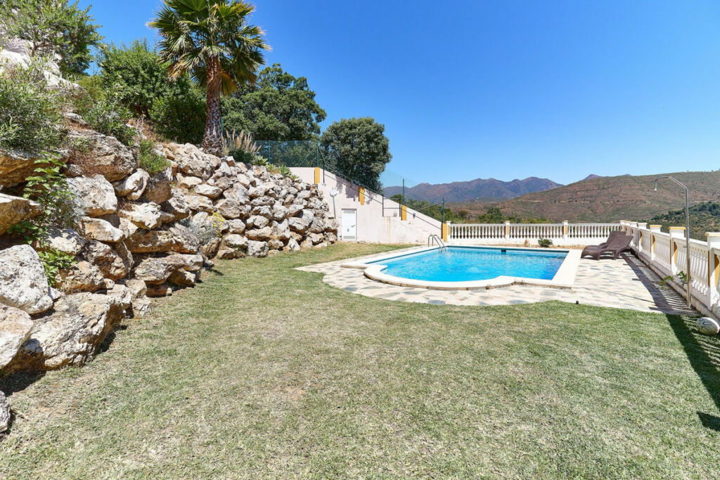 Detached Villa La Mairena Málaga - image 31