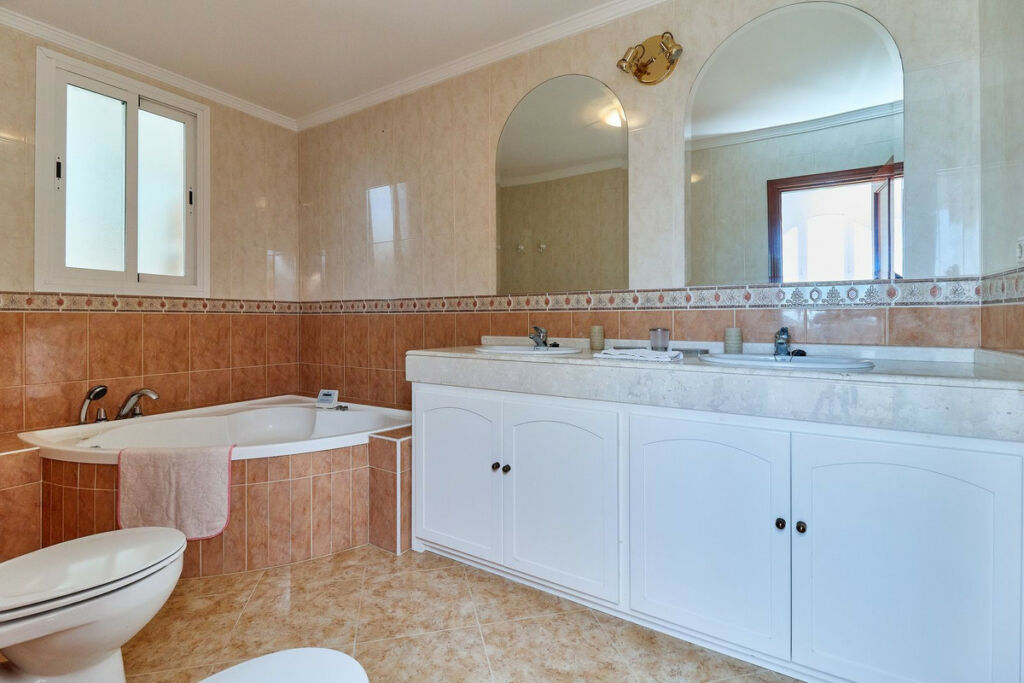 Detached Villa La Mairena Málaga - image 38