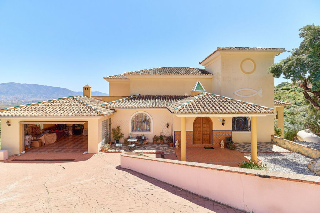 Detached Villa La Mairena Málaga - image 39