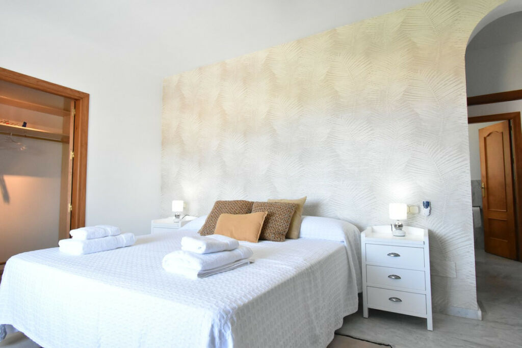 Detached Villa Manilva Málaga - image 4